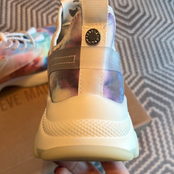 Steve Madden cloud sole sneakers - Picture 4 of 8